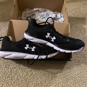 Under Armour Charged Assert 8